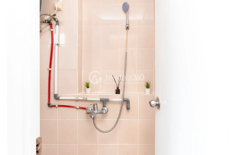 Bathroom Puri Park View Apartment 2BR Fully Furnished