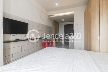 Bedroom Neat High Floor Studio Apartment Near Kelapa Gading at Sunter Park View Apartment