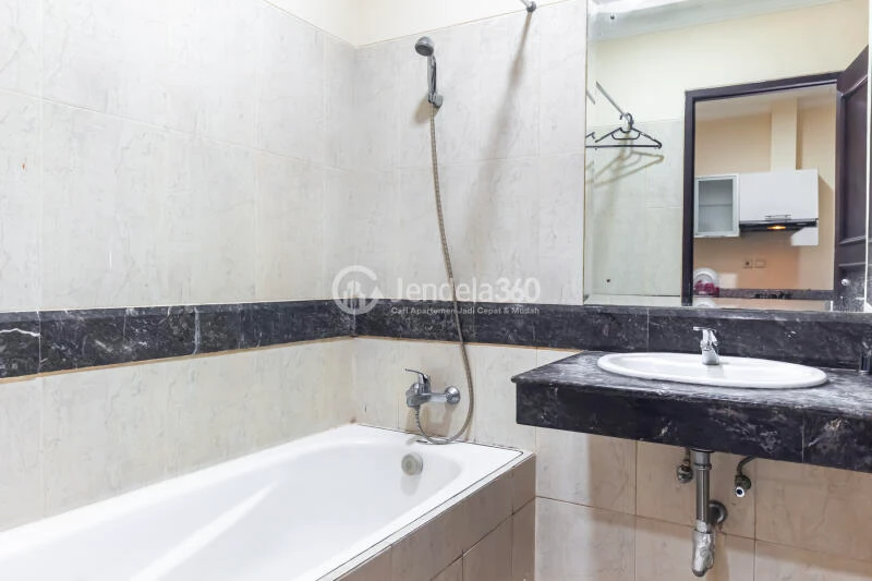 Bathroom Belleza Apartment Studio Fully Furnished