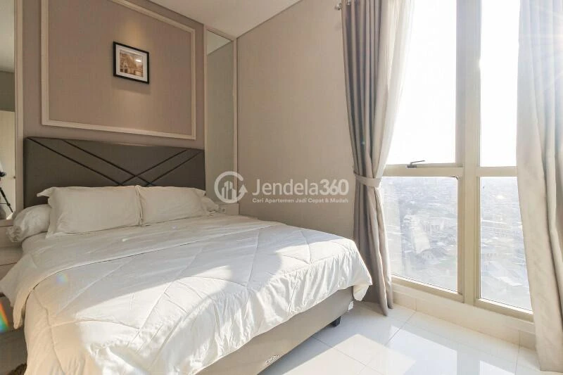 Bedroom 1 Low Floor 3BR Apartment with City View at Taman Anggrek Residence