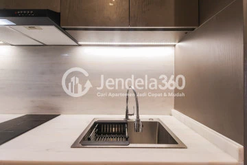 Kitchen High Floor Studio Apartment with City (Timur) View at Vasaka Solterra Apartment