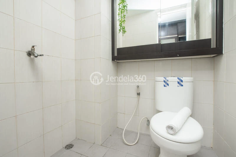 Bathroom Studio Kota Ayodhya Apartment at Middle Floor