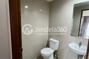 Bathroom 1BR M Town Signature Serpong Apartment at Tower Jefferson