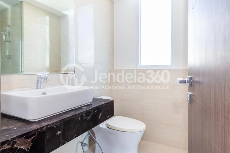Bathroom 2 3BR Arandra Residence Apartment at High Floor