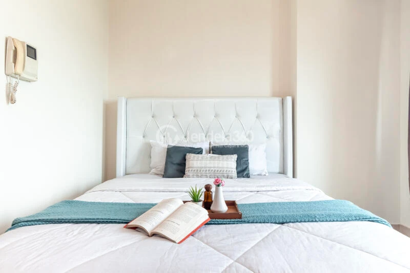 Bedroom Low Floor Studio Apartment with city View at Puri Orchard Apartment
