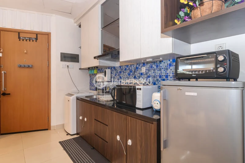Kitchen Affordable 2BR Apartment Low Floor with City View at Sahid Sudirman Residence