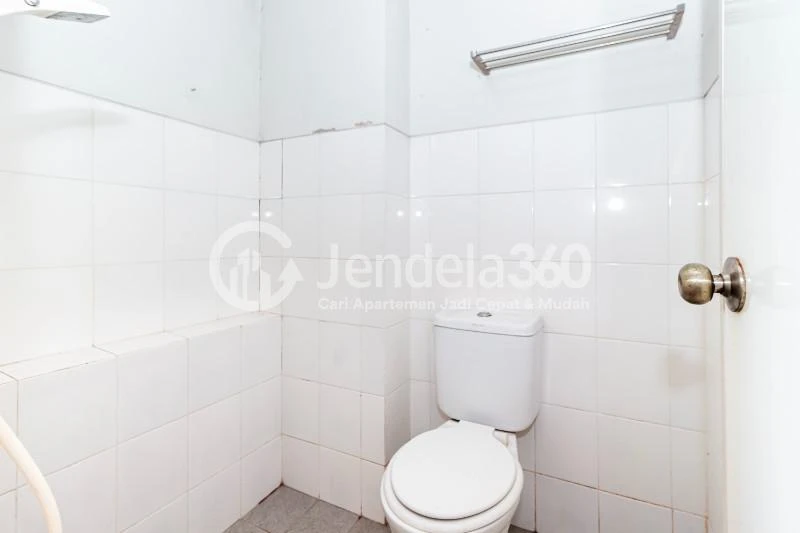 Bathroom Studio Kalibata City Apartment at Tower Borneo