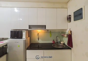 Kitchen 2BR Apartment with Swimming pool View at Sky Terrace Apartment