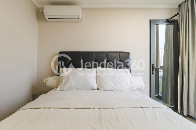 Bedroom 1BR Apartment with City View at Menara Jakarta Apartment