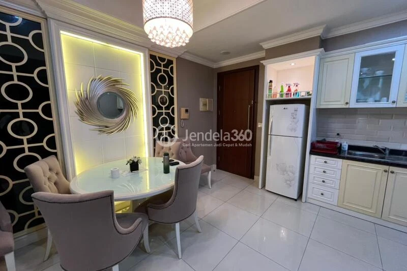 Dining Room 2BR Apartment with City View at Kuningan City (Denpasar Residence)