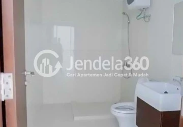 Bathroom Studio Apartment with Jl S Parman View at Neo Soho Residence