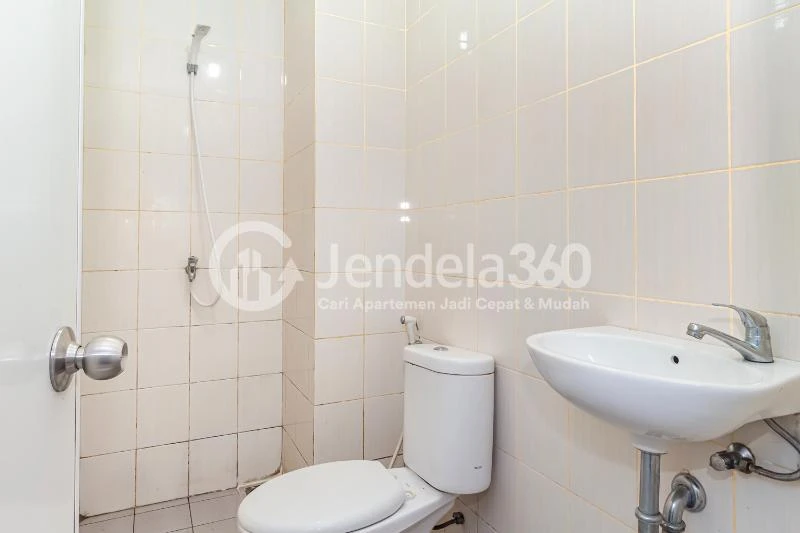 Bathroom Cozy 2BR Apartment Middle Floor with City View at Kota Ayodhya Apartment