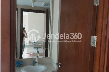 Bathroom Studio Apartment with City View at U Residence Karawaci