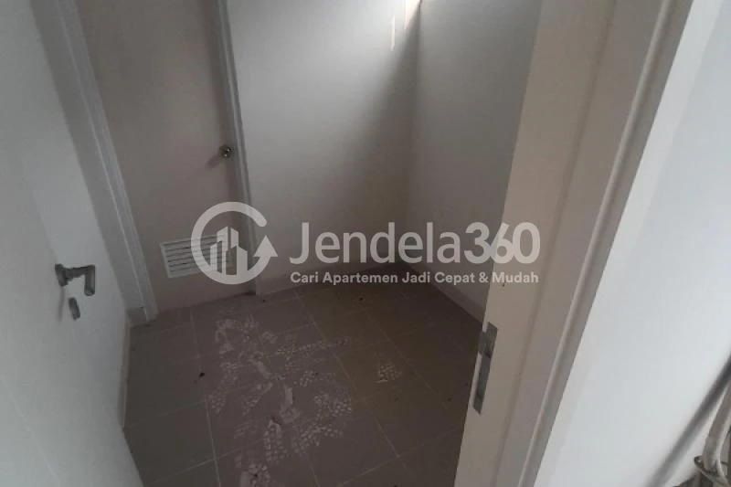 Maid Room Low Floor 4BR Apartment with City View at Rainbow Springs Condovillas
