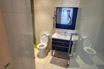 Bathroom 2 Tidy 2BR Apartment High Floor with City View at Callia Apartment