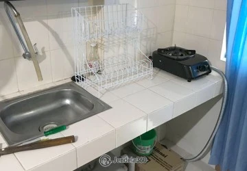 Kitchen Comfortable Studio Apartment Low Floor with City View at Green Palm Residence