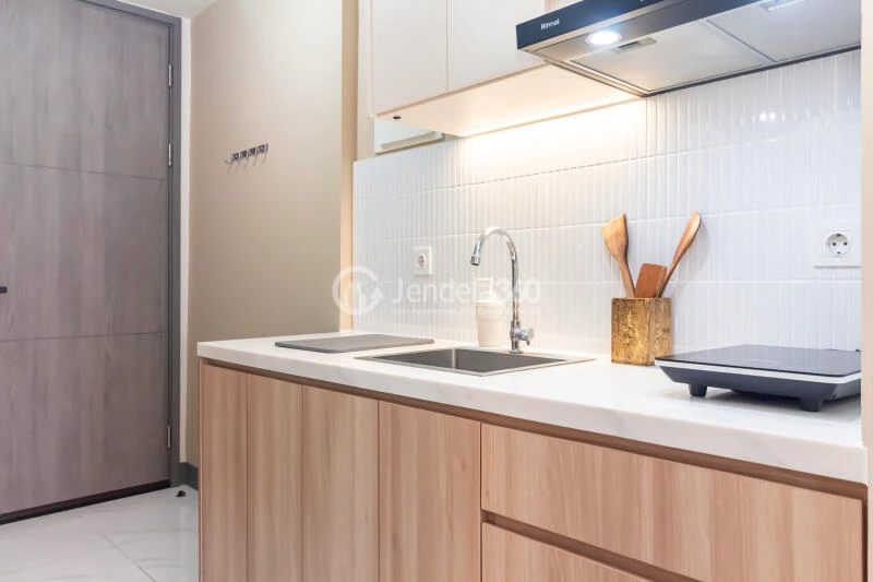 Kitchen Low Floor Studio Apartment with  View at Pakuwon Residence Bekasi