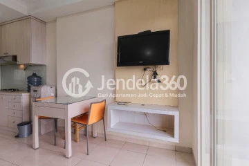 Bedroom Homey 1BR Apartment Middle Floor with garden golf View at Gardenia Boulevard Apartment