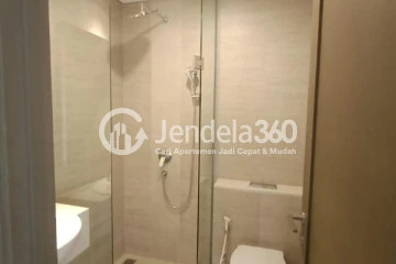 Bathroom 1BR Apartment with City View at Taman Anggrek Residence