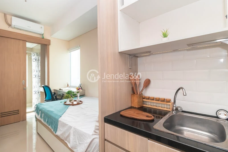 Kitchen Studio Apartment with city View at B Residence BSD
