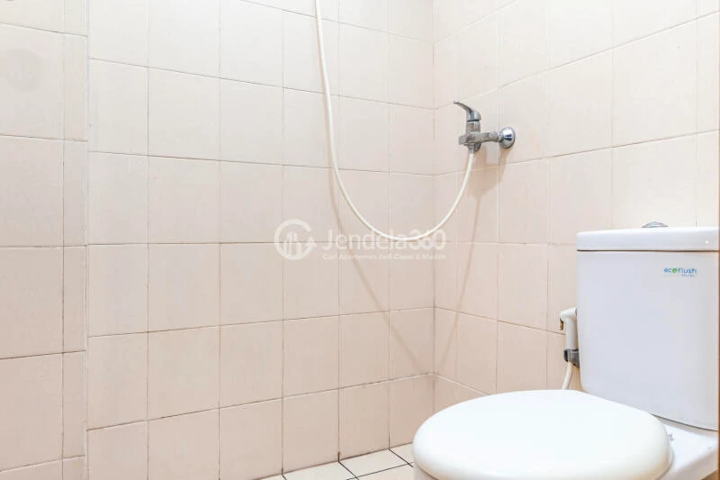 Bathroom Peaceful Studio Apartment High Floor with City View at Tifolia Apartment