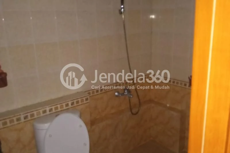 Bathroom Low Floor 2BR Apartment with City View at Grand Palace Kemayoran