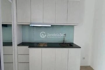 Kitchen 2BR Apartment with City View at Springhill Royale Suites