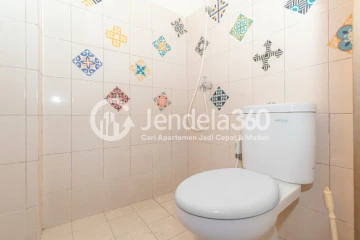 Bathroom High Floor Studio Apartment with  View at Tifolia Apartment