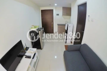 Living Room Cozy 1BR Apartment Low Floor with City View at Margonda Residence