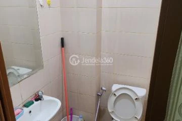 Bathroom Low Floor Studio Apartment with  View at Dave Apartment