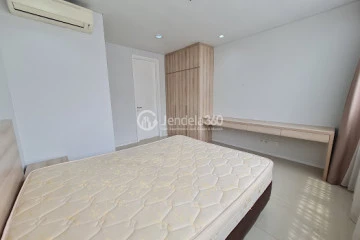 Bedroom Low Floor 2BR Apartment with  View at Paddington Heights Apartment