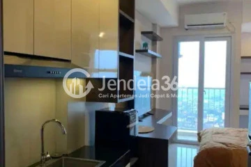 Kitchen Middle Floor Studio Apartment with  View at Kebayoran Apartment