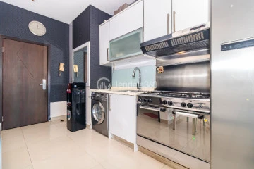 Kitchen Studio Apartment with  View at Tamansari The Hive