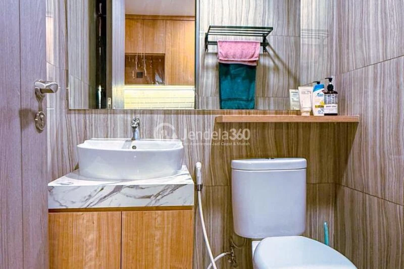 Bathroom High Floor Studio Apartment with  View at Pakuwon Residence Bekasi