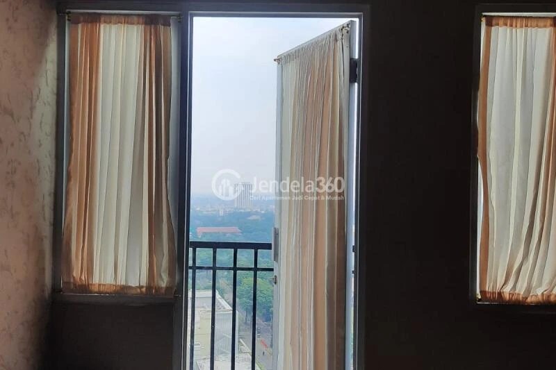 Balcony Low Floor Studio Apartment with  View at Park View Condominium