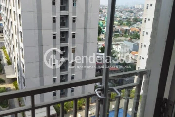 Balcony 1BR Apartment with City View at Oak Tower Apartment