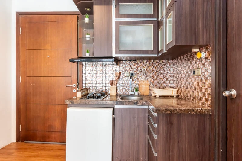 Kitchen 2BR Aspen Residence Apartment at Low Floor