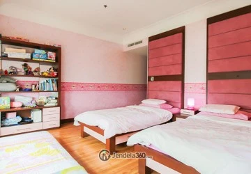 Bedroom 3BR Apartment with City View (Utara) View at Pakubuwono Residence