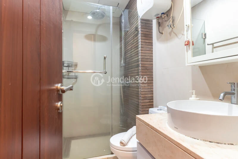 Bathroom Simply Look 3BR Apartment at Permata Hijau Residence Tower Abelia