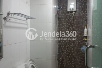 Bathroom High Floor 1BR Apartment with City View at Westmark Apartment