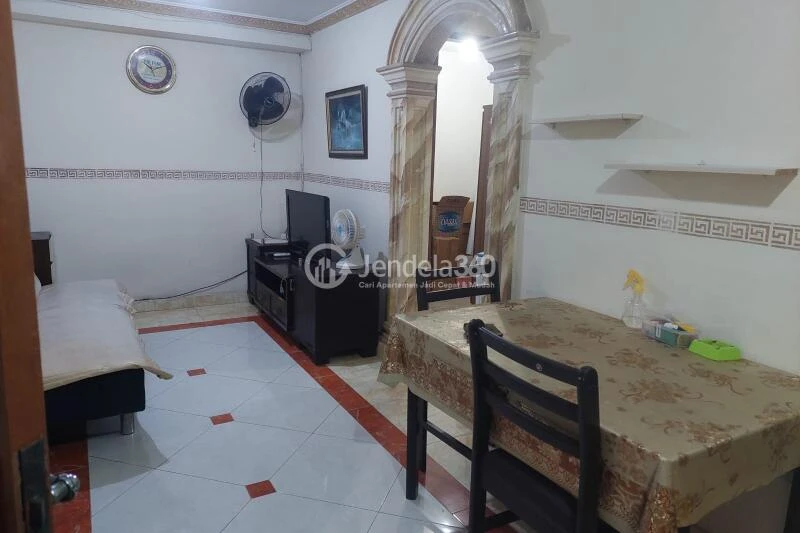 Dining Room 2BR Apartment with  View at Laguna Pluit Apartment
