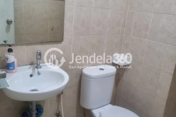 Bathroom 2BR Green Lake Sunter Apartment at Low Floor