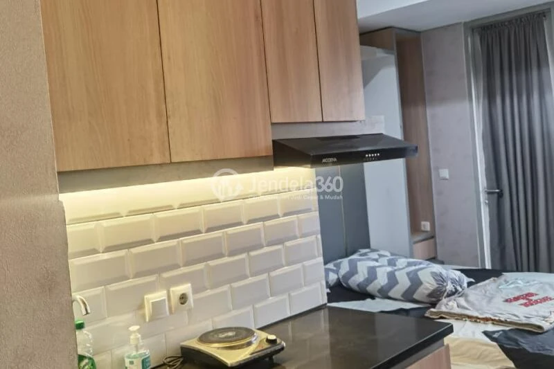 Kitchen Low Floor Studio Apartment with  View at Pesona Depok Square Apartment