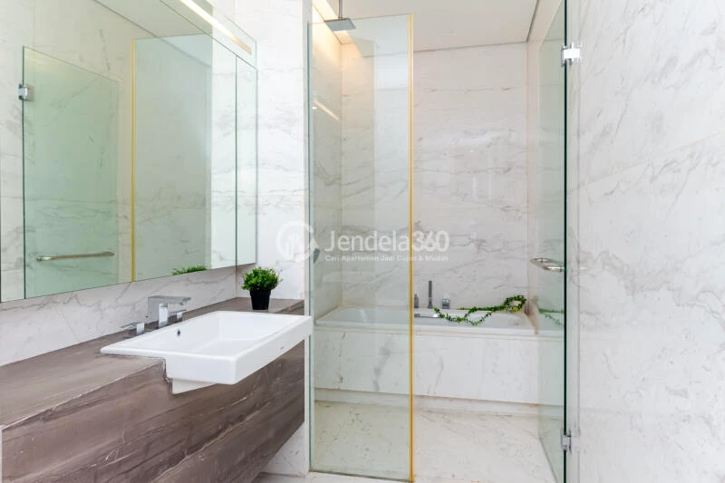 Bathroom 2BR Apartment with City View at Izzara Apartment