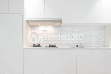 Kitchen Middle Floor 2BR Apartment with City View at Gardenia Boulevard Apartment