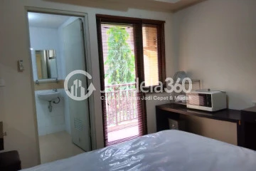 Bedroom Low Floor Studio Apartment with City View at Metropark Condominium