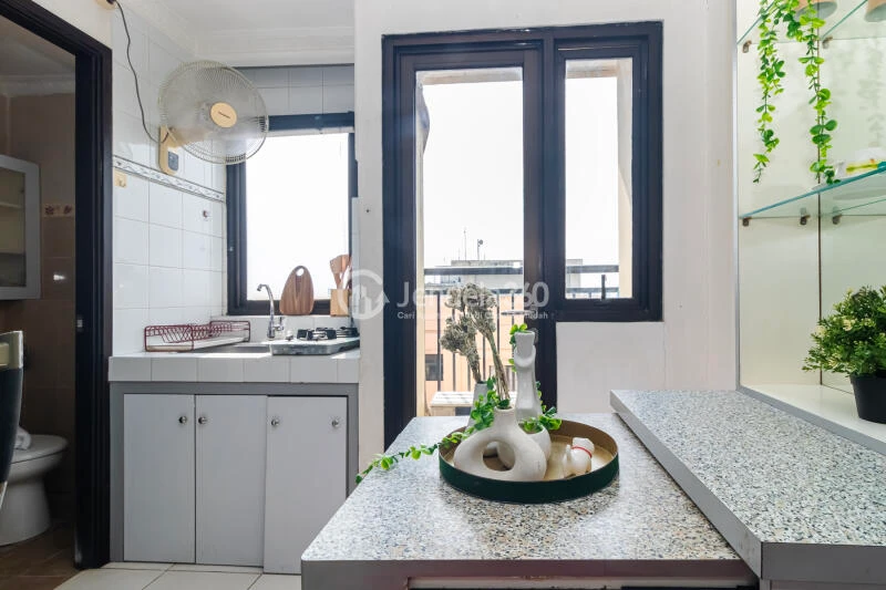 Kitchen 1BR Apartment with City View at Kebagusan City Apartment