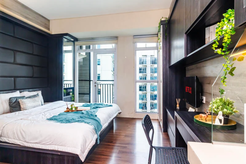Bedroom Puri Orchard Apartment Studio View pool and city