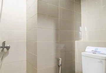 Bathroom Studio Springhill Terrace Residence Apartment at Low Floor