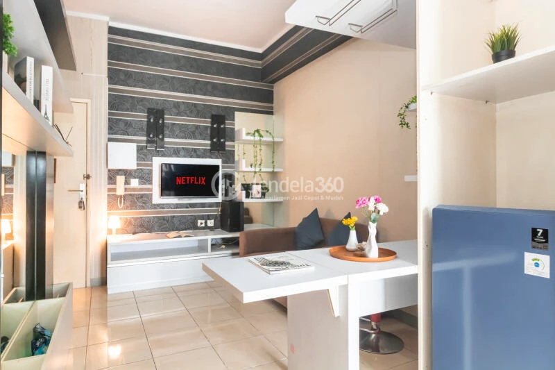 Living Room 2BR Apartment with City View at Season City Apartment